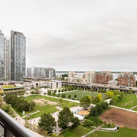 Stylish Downtown Lakeview Condo - One Free Parking Toronto Ngoại thất bức ảnh